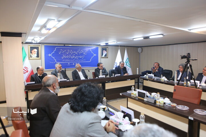 آیین اختتامیه نخستین دوره پژوهشی آموزشی تربیت مربیان نقالی و شاهنامه خوانی