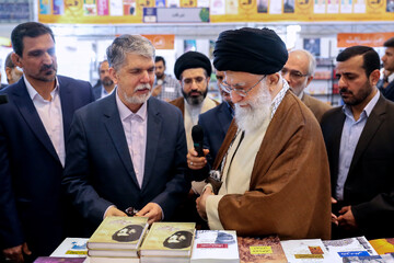بازخوانی دیدگاه رهبرشهید به کتاب و کتابخوانی