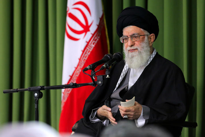 اعضای محافل ادبی بام ایران راه رهبر شهید را با واژه‌ها و حماسه‌ها تداوم خواهند داد