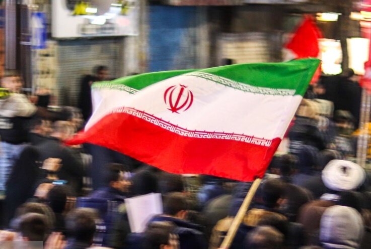 عشق به وطن و ایستادگی، کلیدواژه‌های وحدت و انسجام میان ایرانیان است