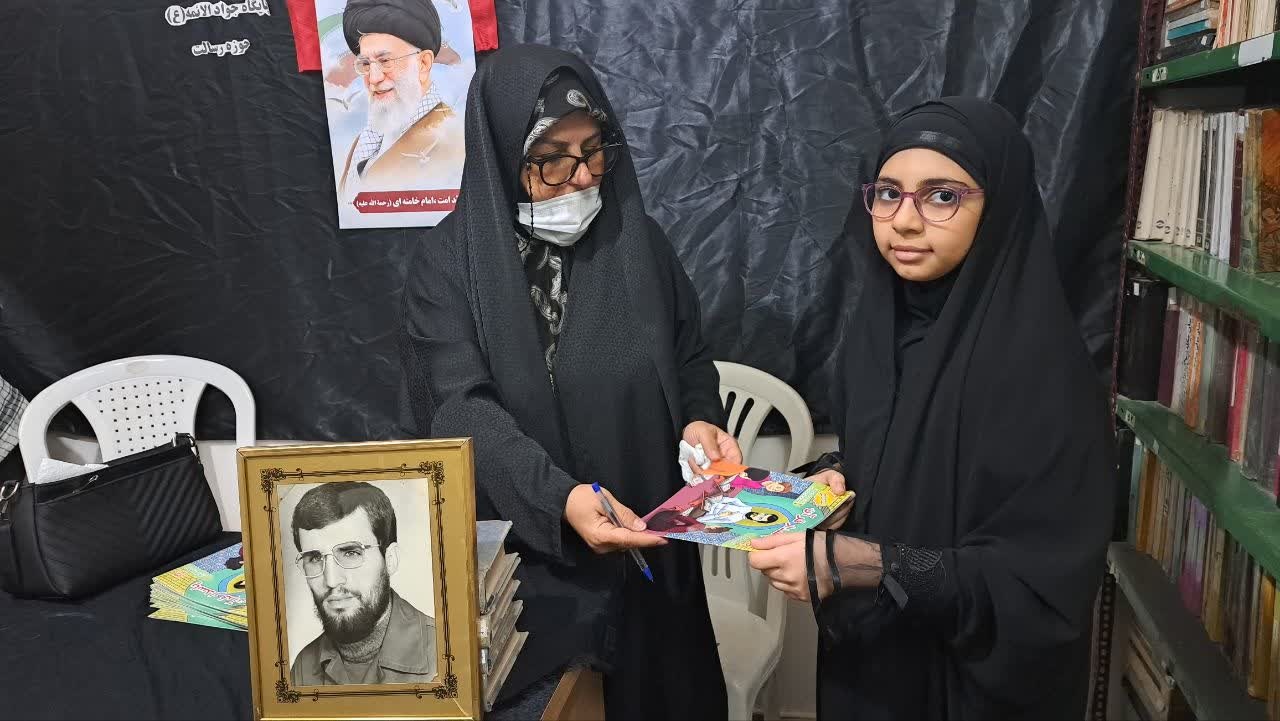 دختران گنبدی با کتاب در جنگ رمضان میدان‌داری می‌کنند