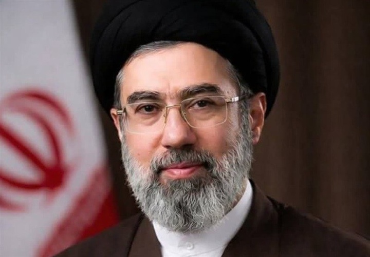 آیت‌الله سید مجتبی حسینی خامنه‌ای سومین رهبر جمهوری اسلامی ایران شد