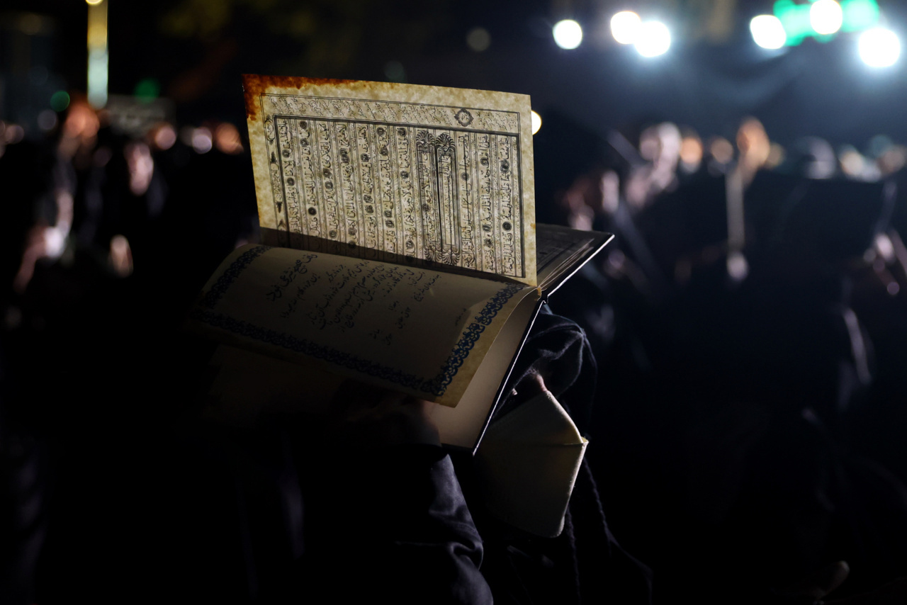 نقش کتاب و آثار مکتوب دینی در تقویت همبستگی اجتماعی در شب‌های قدر