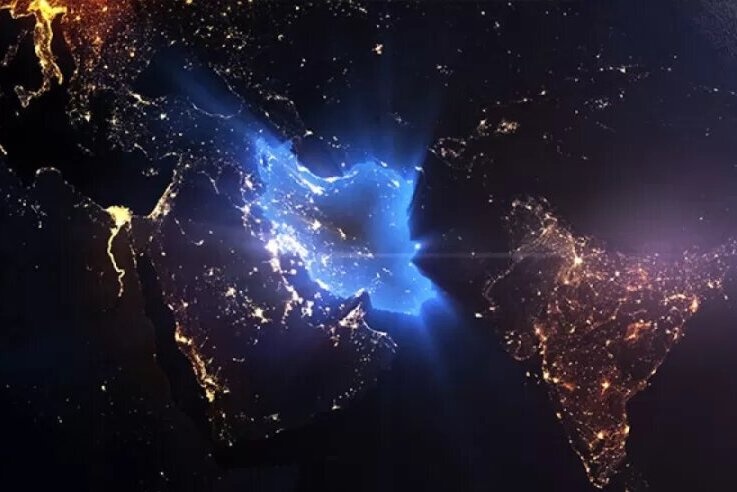 کفتارهایی بی‌وجود دور تو را گرفته‌اند