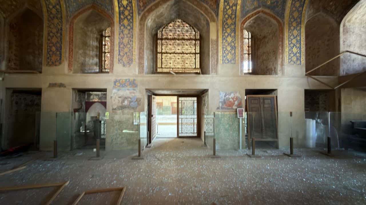 وقتی حملات هوایی به تاریخ میرسند/ زخم بر حافظه فرهنگی ایران در «دولتخانه صفوی»