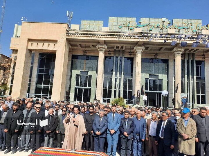 پیکر منوچهر کیانی در باغ‌مزار مشاهیر و مفاخر فارس به خاک سپرده شد