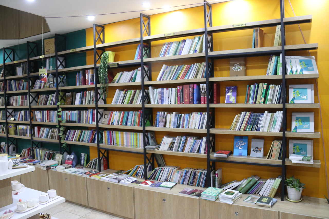 وقتی کتاب سلاح فرهنگی می‌شود/ کتابشهر کرمانشاه؛ نماد ایستادگی فرهنگی