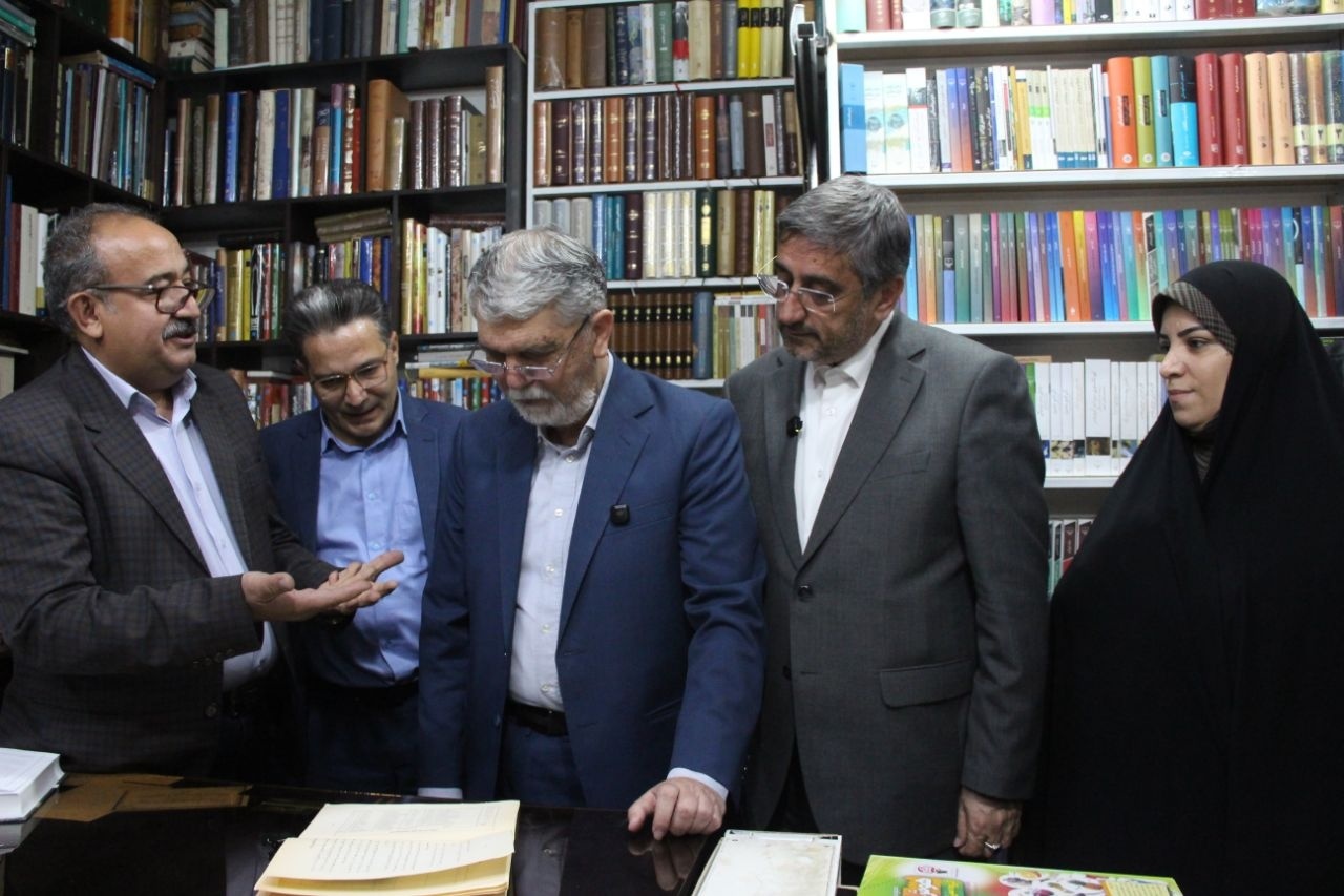 مروری بر رویدادهای کتابمحور لرستان در سال ۱۴۰۴/ از بزرگداشت پیشکسوتان تا کسب نشان همخوان