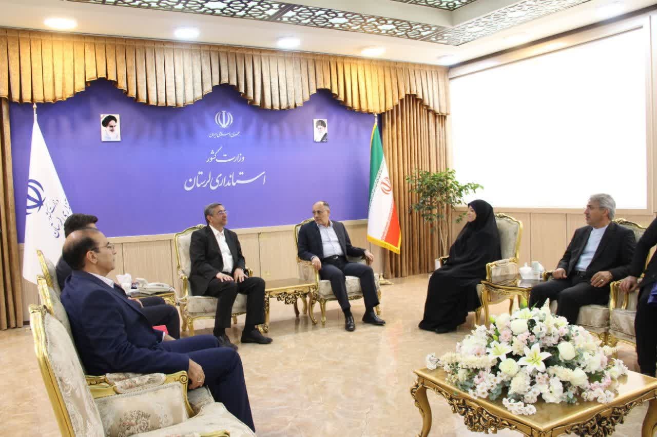 مروری بر رویدادهای کتابمحور لرستان در سال ۱۴۰۴/ از بزرگداشت پیشکسوتان تا کسب نشان همخوان