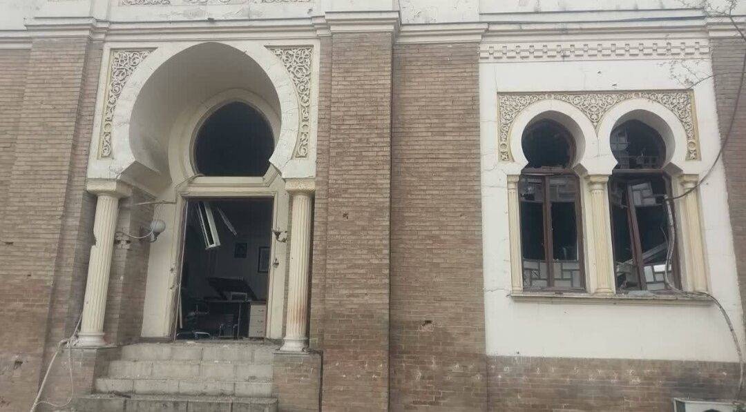 ساختمان پژوهشکده هنر در حمله جنگنده‌های دشمن آسیب دید