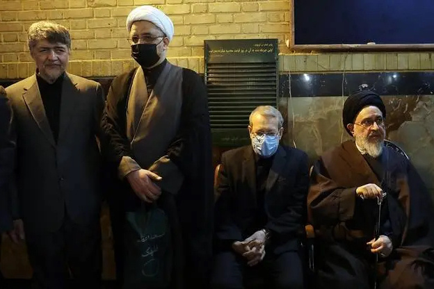 شهید دکتر لاریجانی مومنانه صبوری می‌کرد