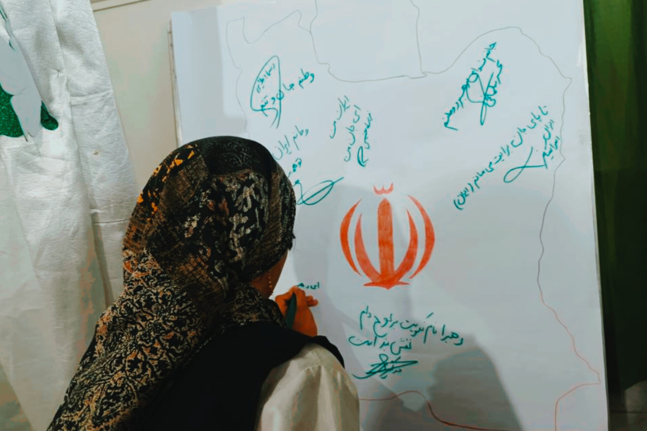 اجرای طرح «خانه به خانه با کتابخانه»/ برگزاری پویش«ایستاده برای ایران» در هرمزگان