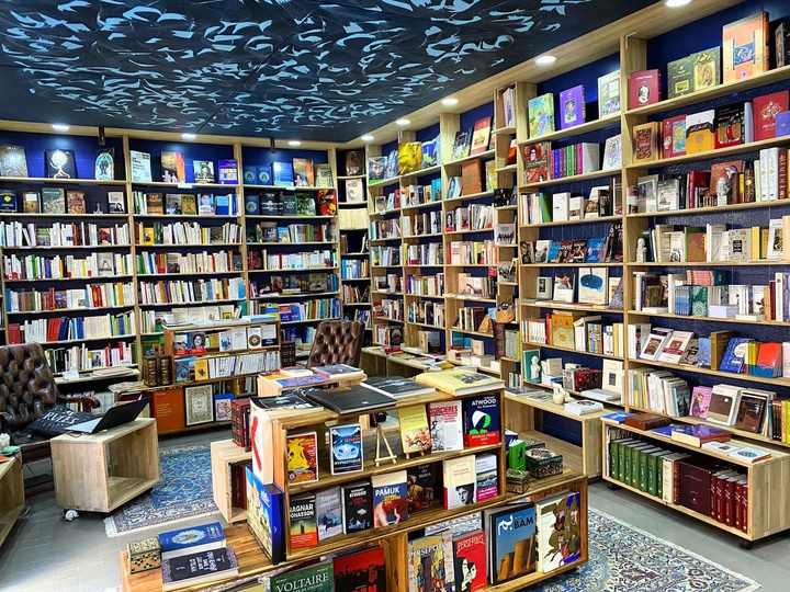 چراغ کتابفروشی‌های ایلام روشن است