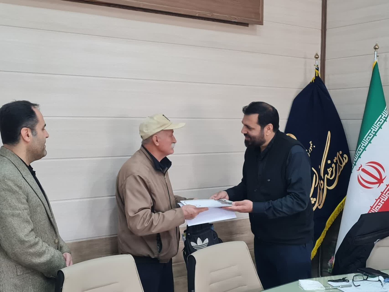 تجلیل از نویسندگان سنندجی؛ از ادبیات کودک تا تألیف آثار تحلیلی