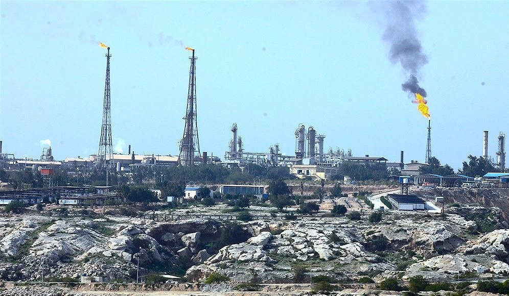 شرح جلال از مهمانی در جزیره خارگ