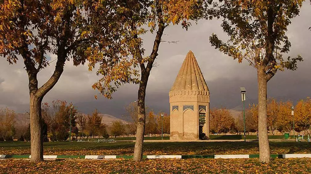 تویسرکان در خیال و خاطره و کلمه‌