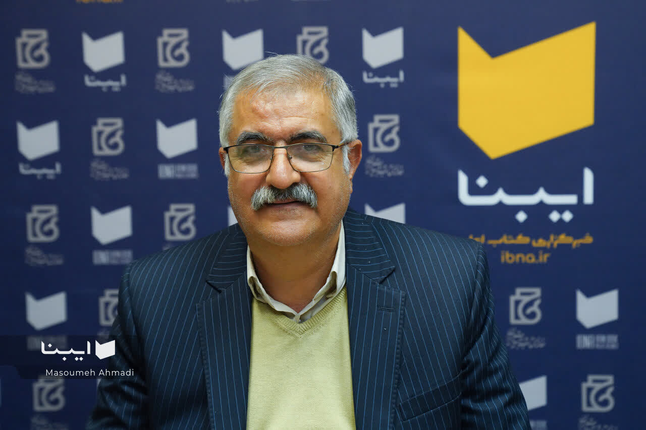 اصغر دادبه «رندیآموز» حافظ بود