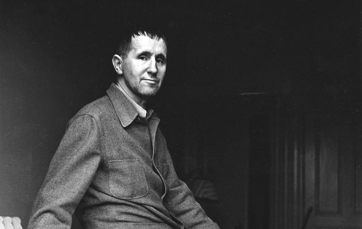 نقد فاشیسم و سرمایه‌داری از دیدگاه برشت در تئاتر حماسی