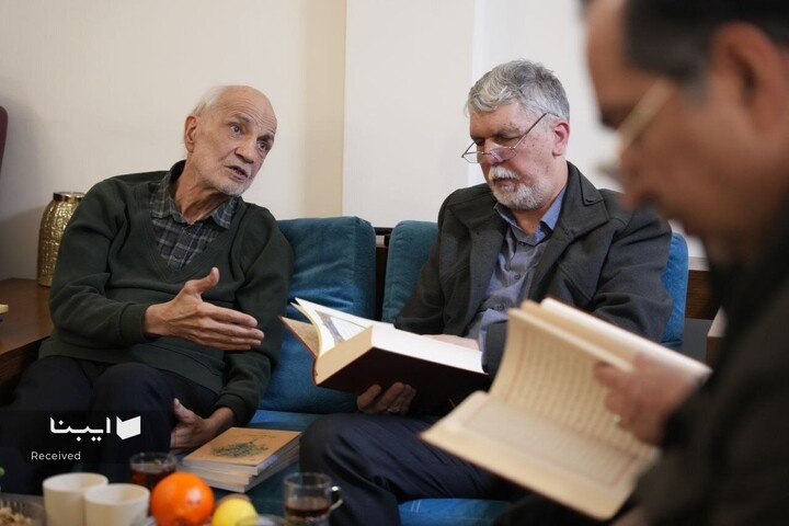 رونمایی کتاب ترجمه قرآن کریم با برداشت از روایات اهل بیت (ع)