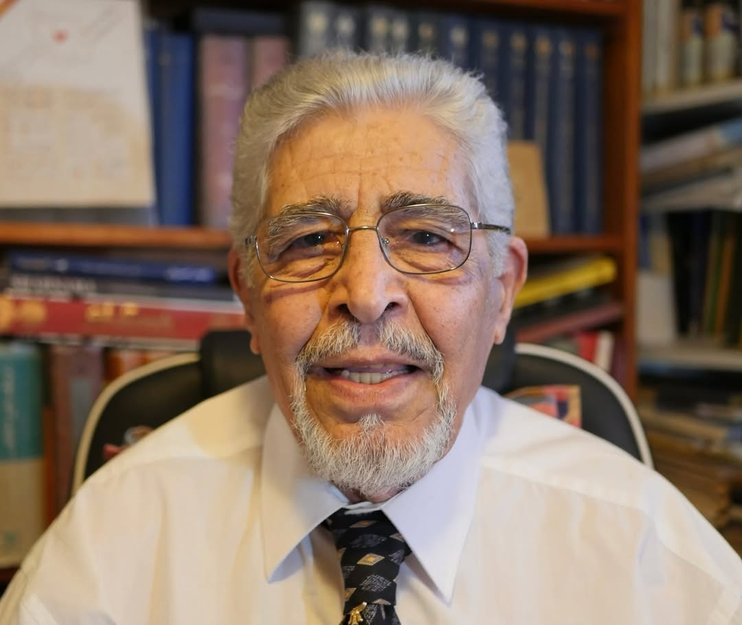 اوستاپژوه ایران‌خواه