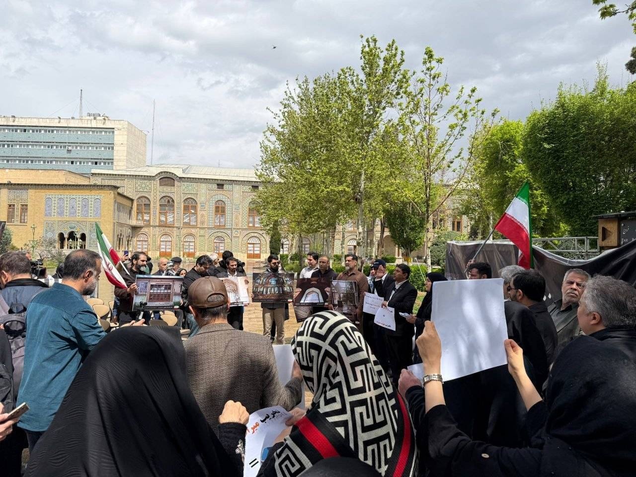 آثار تاریخی و مکان‌های باستانی، سنگرهای جنگ نیستند، مواریث جامعه و جهان بشری ما هستند