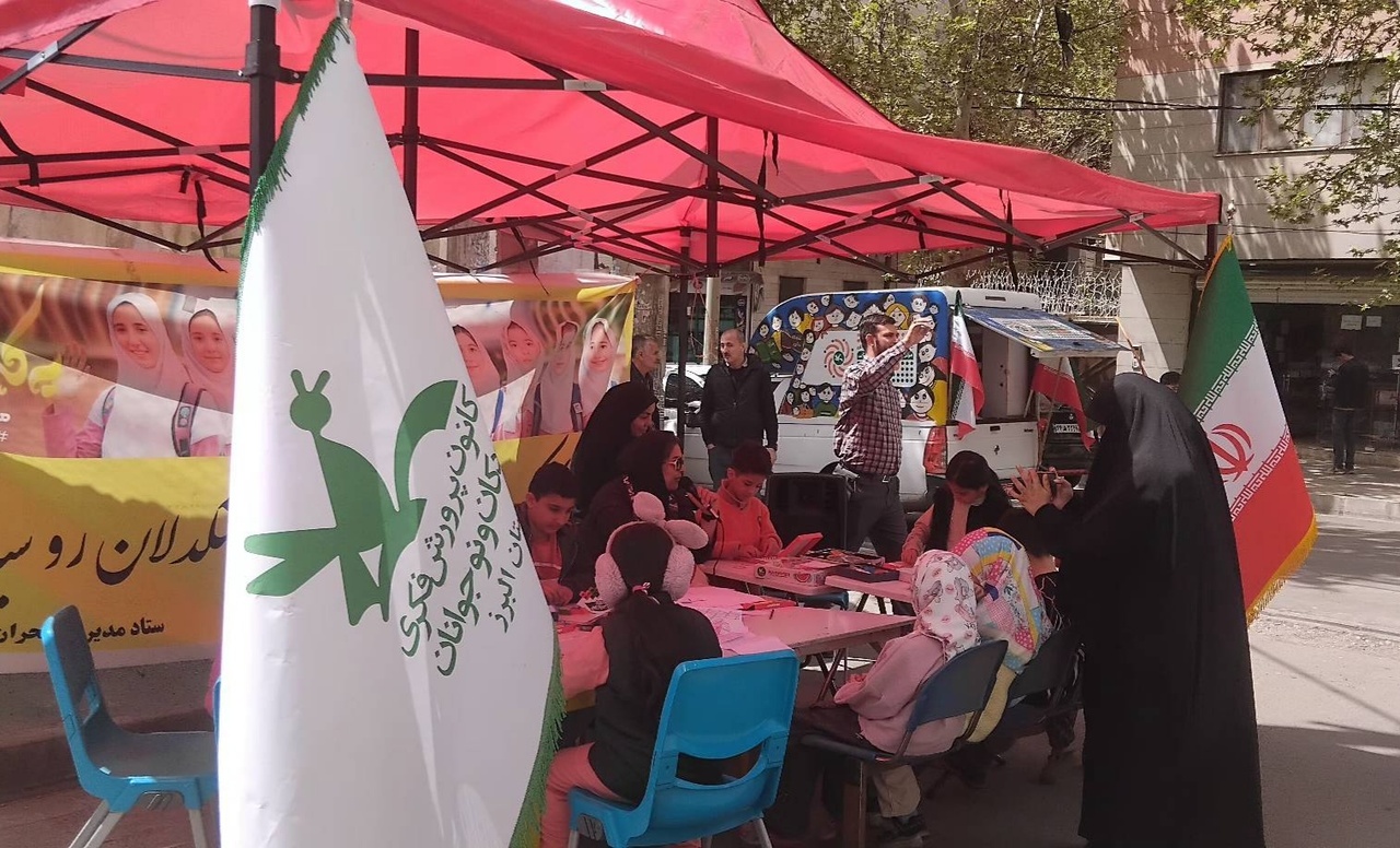 قصه، بازی و لبخند؛ سوغات کتابخانه سیار کانون برای کودکانِ مناطق آسیب‌دیده از جنگ