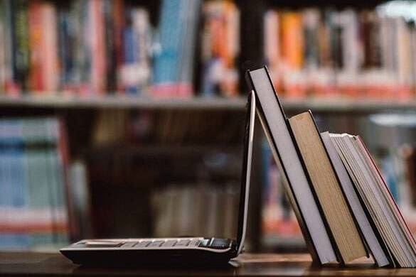 چرخه فرهنگ با کتاب می‌چرخد