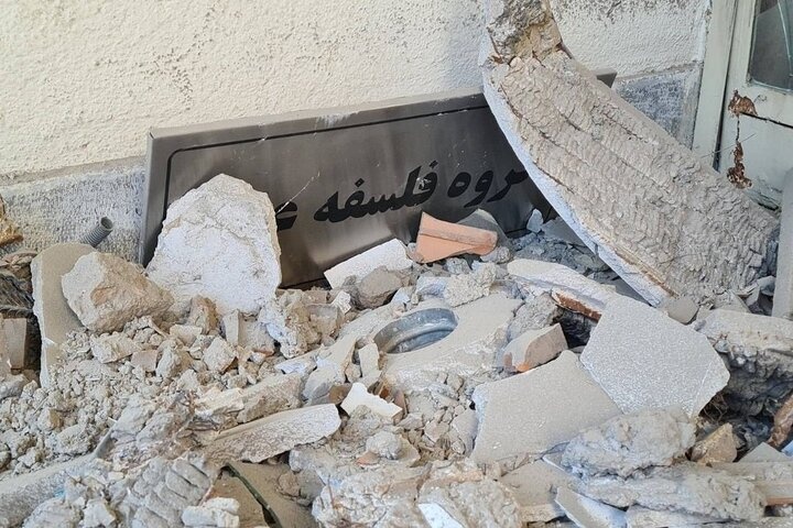 خانه‌ام سوخت، کتاب‌هایم سوخت