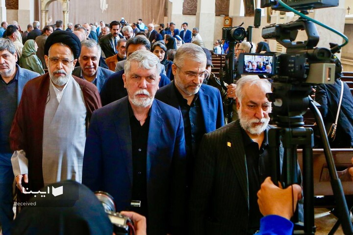 آیین چهلمین روز شهادت قائد حضرت آیت الله العظمی سید علی خامنه‌ای (قدس سره الشریف) با حضور وزیر فرهنگ و اقلیت های مذهبی در کلیسای سرکیس مقدس تهران