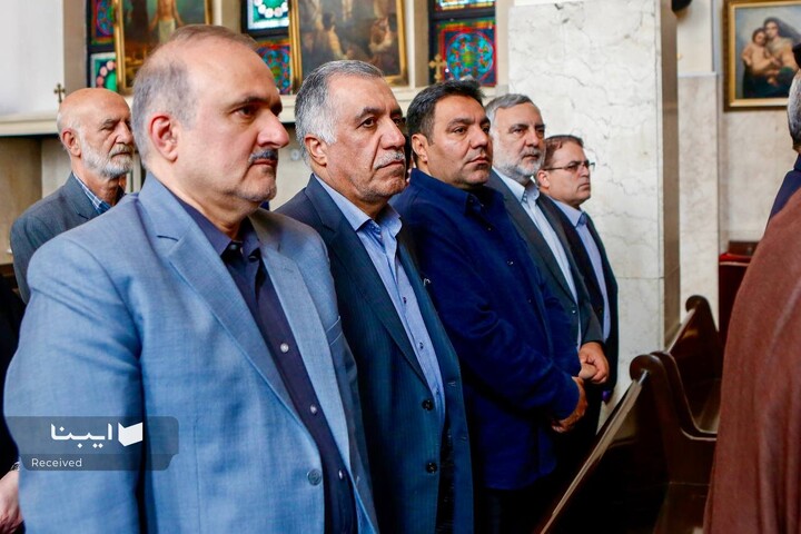آیین چهلمین روز شهادت قائد حضرت آیت الله العظمی سید علی خامنه‌ای (قدس سره الشریف) با حضور وزیر فرهنگ و اقلیت های مذهبی در کلیسای سرکیس مقدس تهران