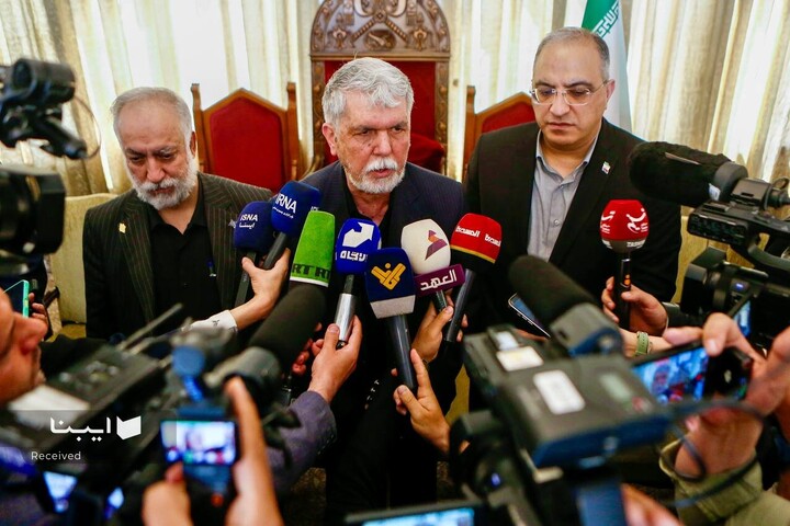 آیین چهلمین روز شهادت قائد حضرت آیت الله العظمی سید علی خامنه‌ای (قدس سره الشریف) با حضور وزیر فرهنگ و اقلیت های مذهبی در کلیسای سرکیس مقدس تهران