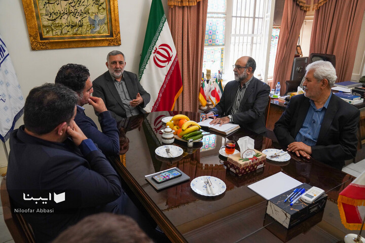 بازدید معاون فرهنگی از چاپخانه ها