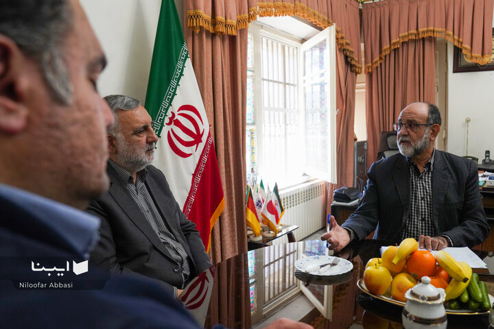 بازدید معاون فرهنگی از چاپخانه ها