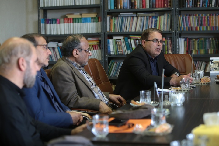 دیدار ابراهیم حیدری با اعضای هیئت مدیره انجمن قلم ایران