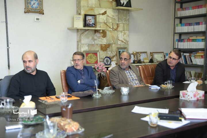 دیدار ابراهیم حیدری با اعضای هیئت مدیره انجمن قلم ایران