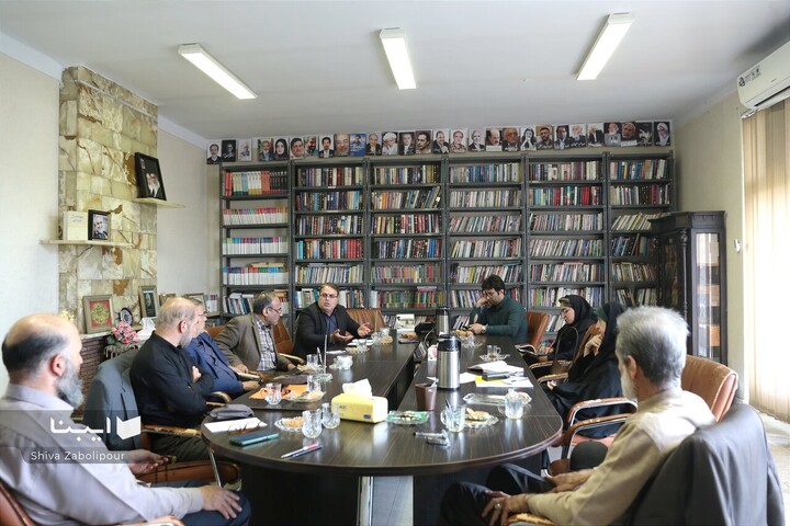 دیدار ابراهیم حیدری با اعضای هیئت مدیره انجمن قلم ایران