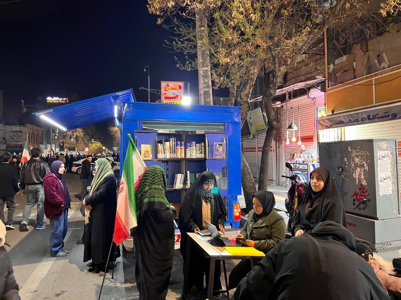 کتابخانه سیار؛ پناهگاهی در دل هیاهو