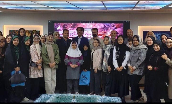 شعر، پیشتاز در بازتاب تحولات اجتماعی