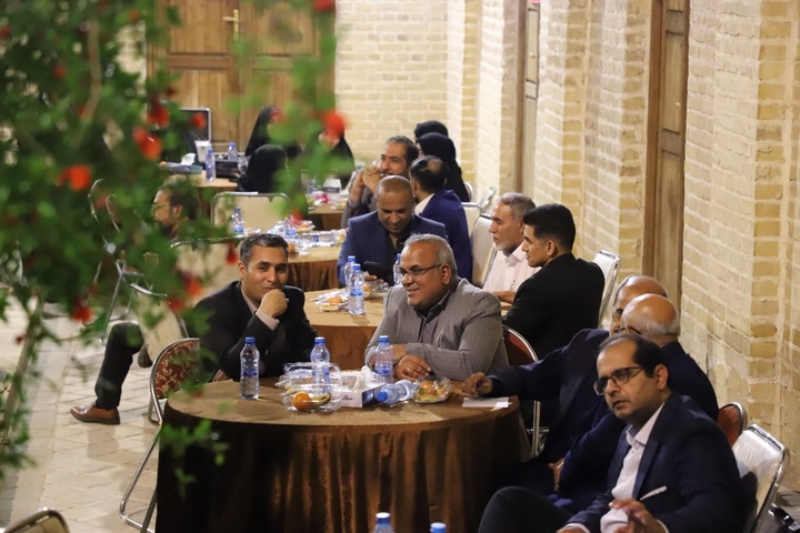 نویسندگان و شاعران زاهدان گردهم آمدند