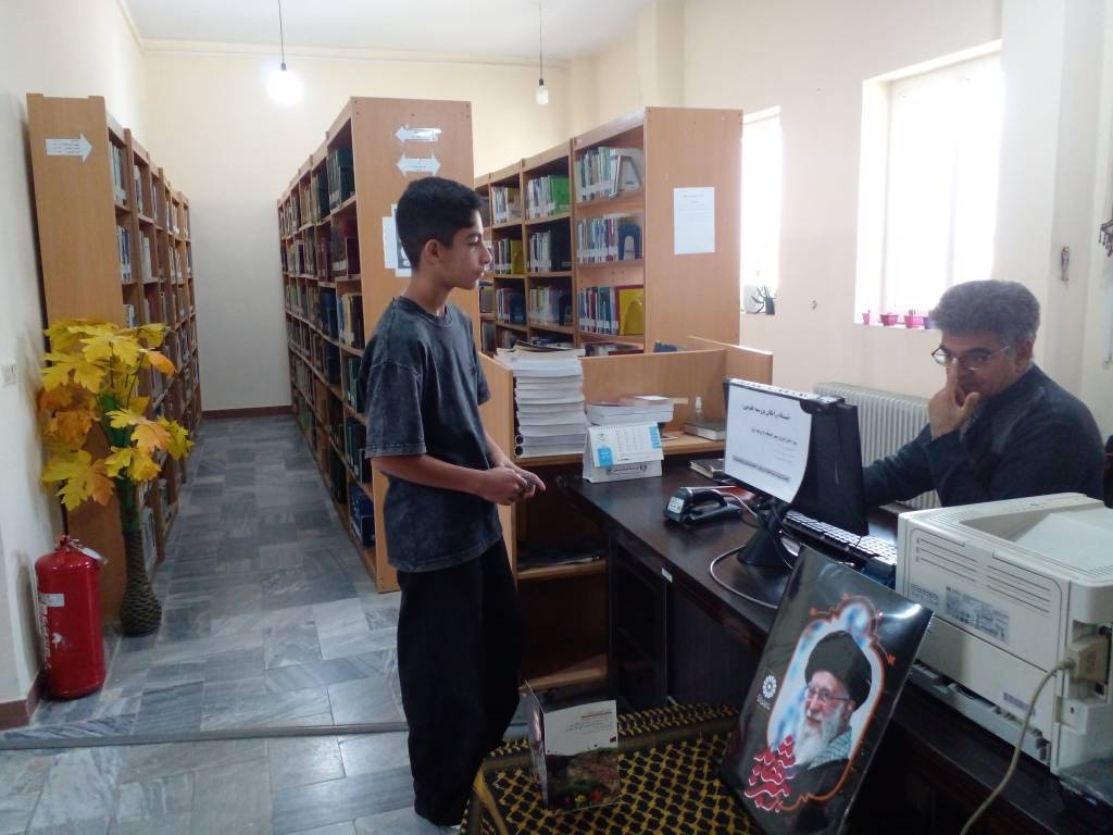 کتابداران لرستان پای کار «دفاع سوم»/ کتابخانهها پایگاه فعالیتهای خلاقانه