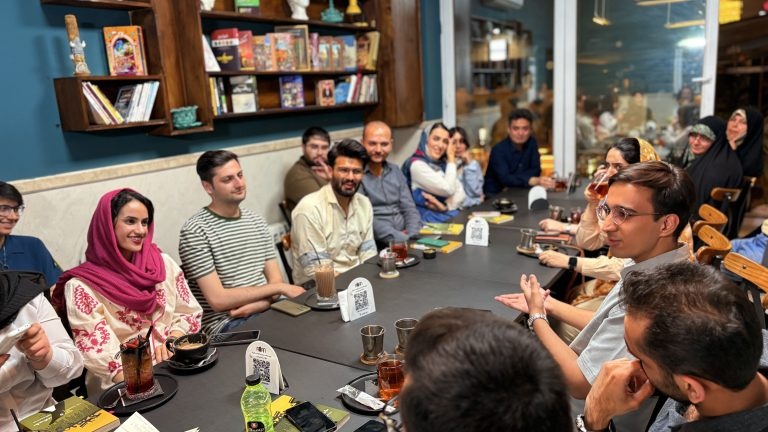 پرسه‌زنی در ادبیات/ فصلِ بازگشت به گنجینه‌های جامانده