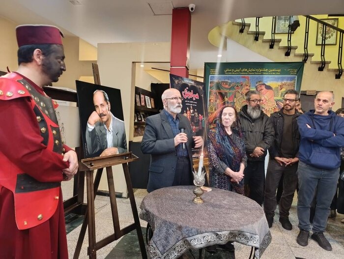 نمایش «سیاه‌وش» با تقدیم اجرایش به سعدی افشار به روی صحنه رفت