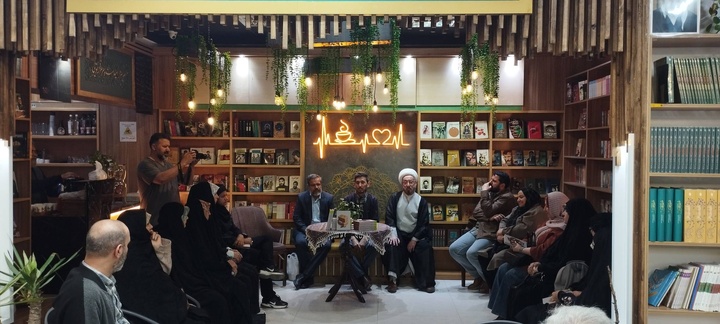 رمان «ماه گرفتگی» در قم نقد و بررسی شد