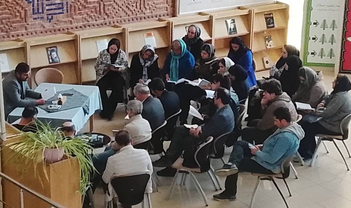 کتاب «تعبیر رویاهای یک روح‌بین» نقد و بررسی شد