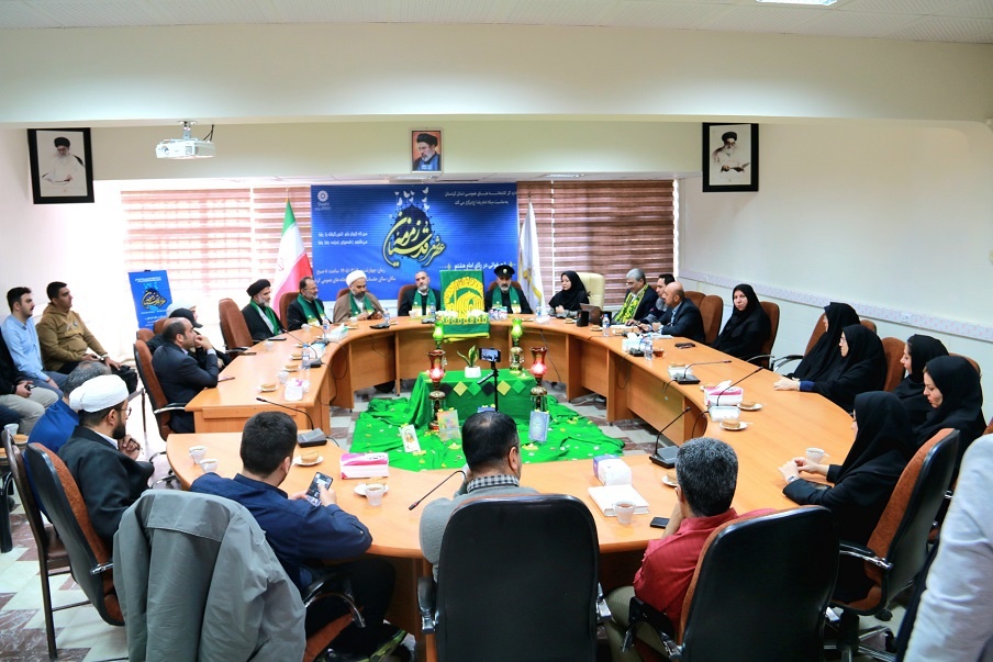 «زمزمه قدسیان» در محفل شعر آیینی کتابخانهها کردستان طنین انداز شد