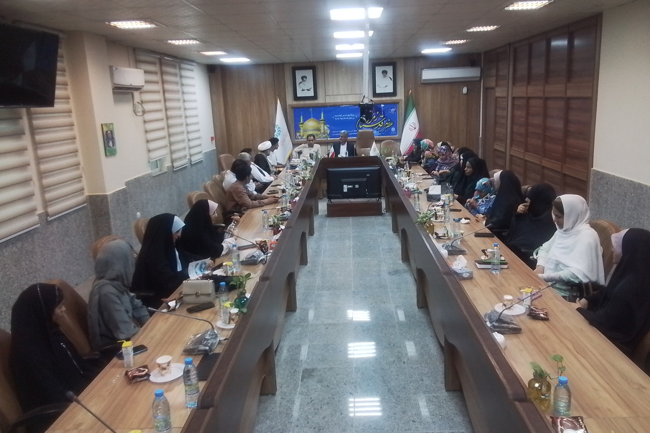 عصر شعر «زمزمه قدسیان» در هرمزگان برگزار شد