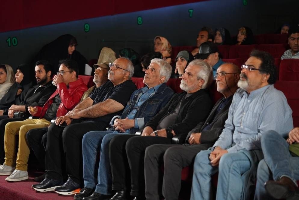 سینمای ما از جامعه عقب افتاده است/ ویژگی اصلی سینمای ایران باید شاعرانگی باشد