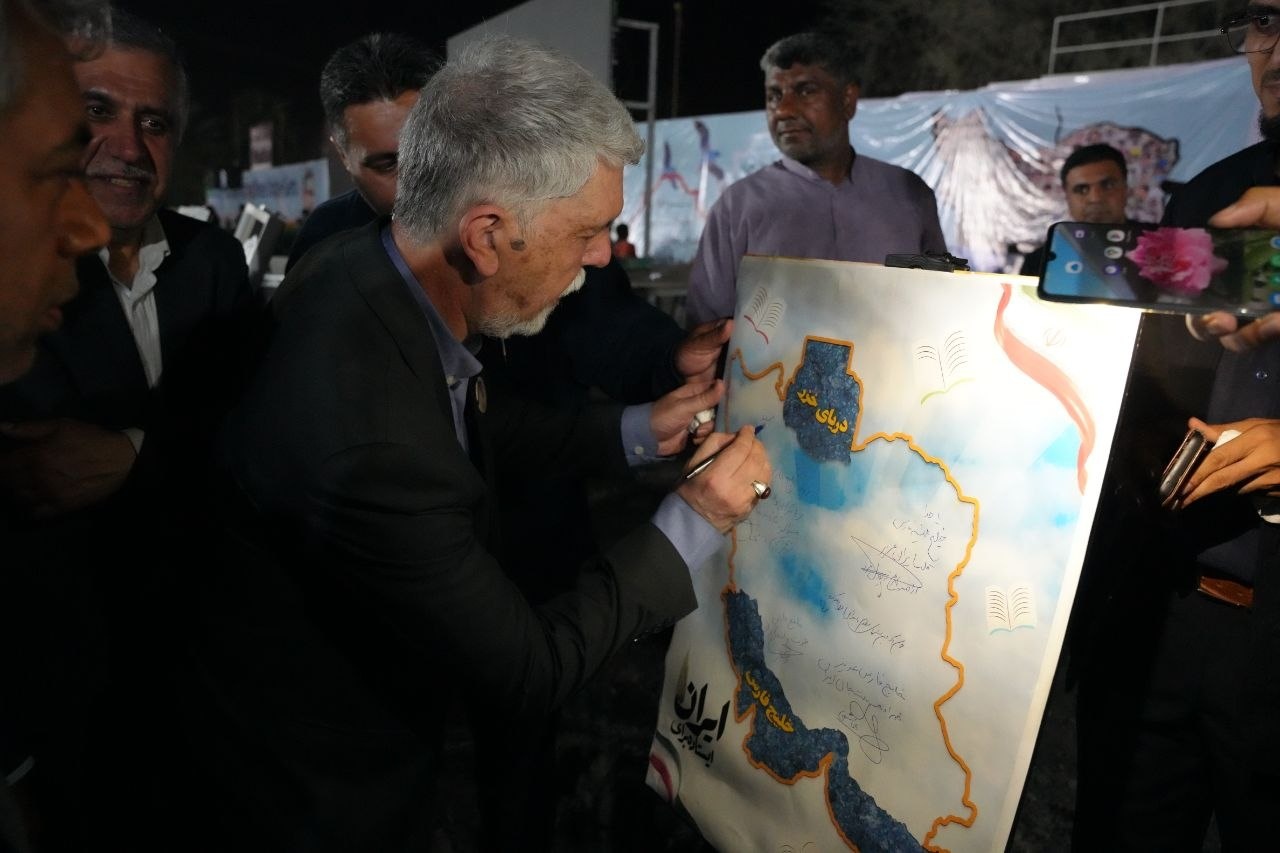 ساحل خلیج‌فارس انباشتی از مقدسات است/ خون شهدای میناب رود نیلی برای غرق شدن فرعون‌های زمان می‌سازد