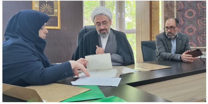 اسناد موسسه خیریه آیت‌الله باریک‌بین به مرکز اسناد قزوین اهدا شد