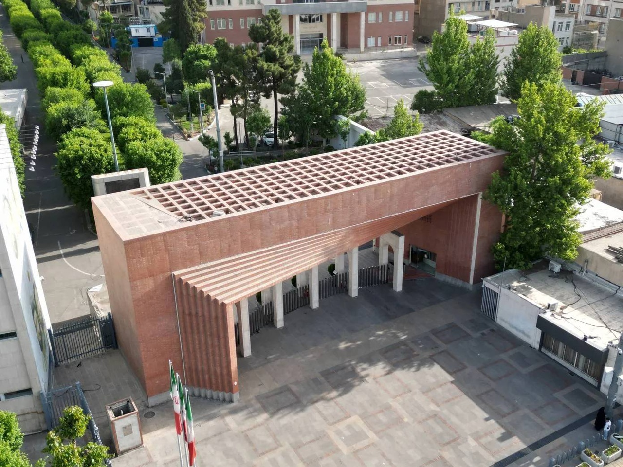 شریف برای ایران